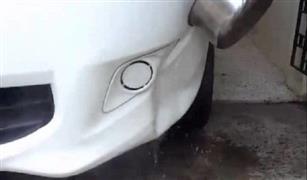 بالفيديو.. طريقة سحرية لإصلاح خبطات السيارة بالماء الساخن فقط