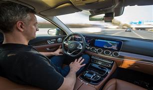 بالفيديو..«مرسيدس» تختار دولة عربية لتجربة أول سياراتها ذاتية القيادة من فئة E