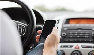 تطبيق للهاتف الذكي يكشف أسوأ عادات سائقي السيارات
