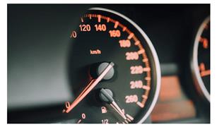 زيادة سرعة السيارة ليست أسوأ حالات استهلاك البنزين!