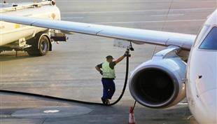 وزير روسي: انخفاض الطلب على وقود الطائرات قد يستمر 10 سنوات