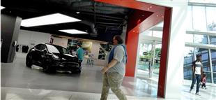 هيرتز الأمريكية تطلب شراء 100 ألف سيارة تيسلا