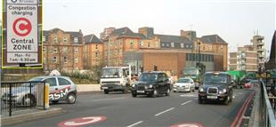 لندن توسع منطقة فرض رسوم التلوث على «المركبات القديمة»