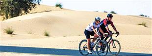«مضمار في صحراء» دبي يجذب محبي «الدراجات الهوائية» بعيدا عن ضجيج المدينة
