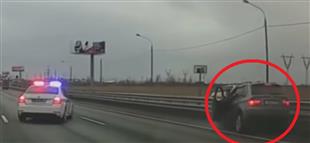 تاجر مخدرات يهرب بسيارة X5 BMW  من الشرطة.. شاهد مطاردة مثيرة بالفيديو