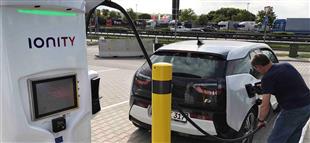 الحكومة الألمانية تدفع 3 مليارات يورو لتشجيع المواطنين على «شراء السيارات الكهربائية»