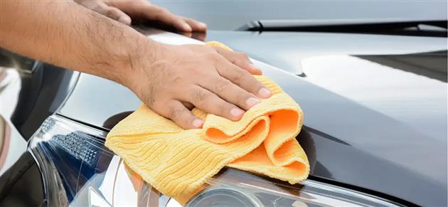 احذر استخدام القماش في إزالة التراب عن سيارتك أخطاء شائعة لا ندرك أضرارها