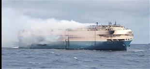 «غرق سفينة» محملة بألاف من السيارات الفارهة "بورش وبنتلى وأودى"