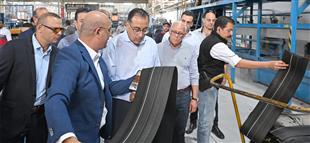 قادر على تغطية 90% من السوق المصري.. رئيس الوزراء يتفقد توسعات مصنع «بيراميدز» لتصنيع إطارات السيارات ببورسعيد