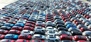 هل تنخفض أسعار السيارات في 2024..  توقعات خبير لسيناريو الشهور المقبلة