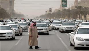 فى السعودية :غرامة تصل إلى 2000 ريال سعودى علي المشاة الذين يعبرون الطرق السريعة
