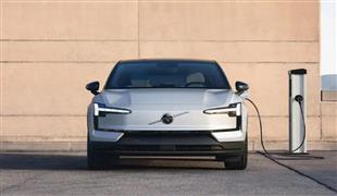 فولفو تعلن التزامها بمستقبل السيارات الكهربائية رغم تراجع الاهتمام العالمي